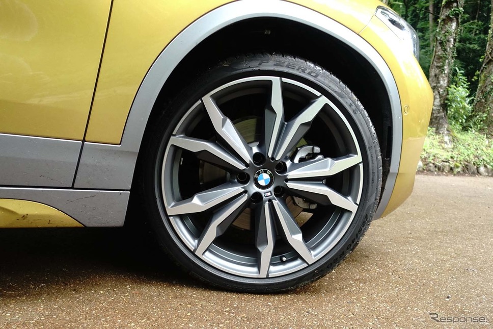 BMW X2撮影 中村孝仁