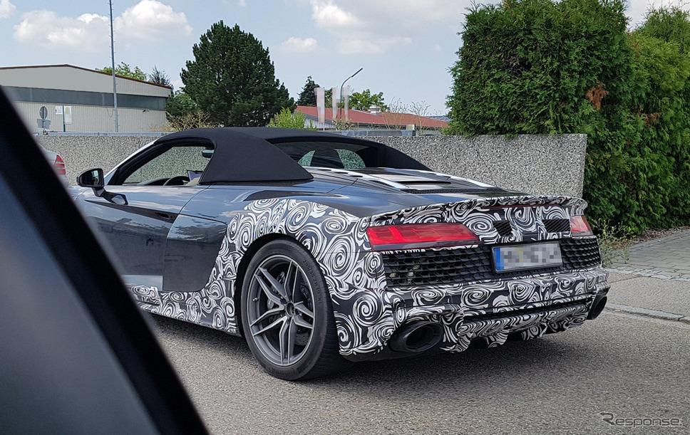 アウディ R8スパイダー をベースとした謎のプロトタイプ車両 スクープ写真《APOLLO NEWS SERVICE》
