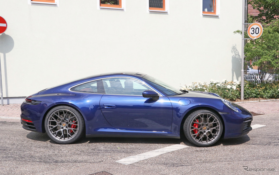 ポルシェ 911 新型(992型)フルヌードスクープ写真《APOLLO NEWS SERVICE》