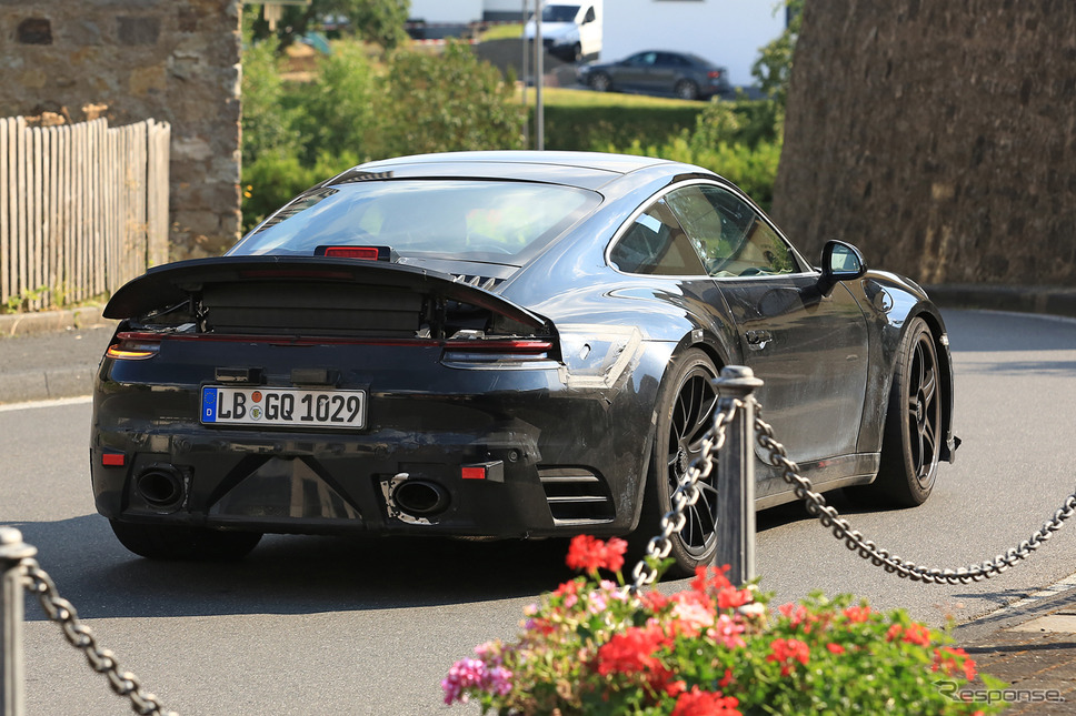 ポルシェ 911 GTS 次期型スクープ写真《APOLLO NEWS SERVICE》