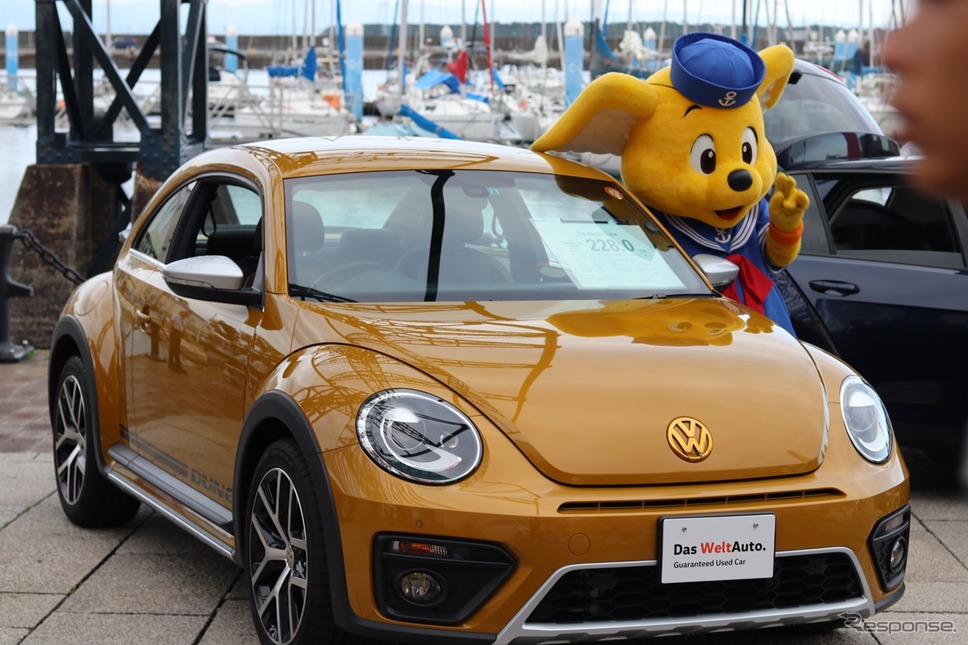 限定車デューンの中古車も。マスコットのパルちゃんも会場に登場。《撮影 中込健太郎》