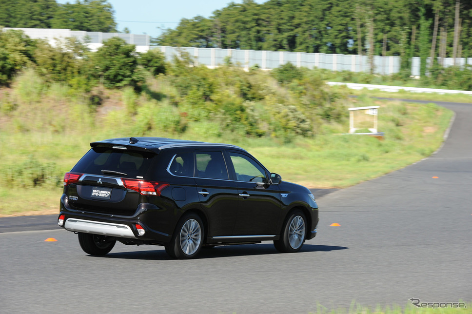 三菱 アウトランダーPHEV（プロトタイプ）《撮影 安藤貴史》