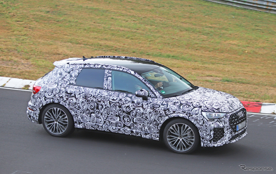 アウディ RS Q3 スクープ写真《APOLLO NEWS SERVICE》