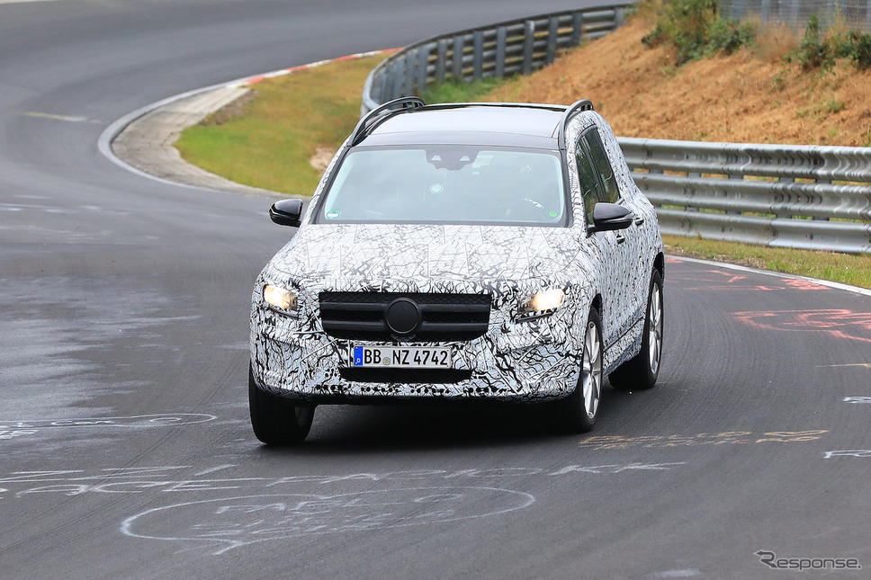 メルセデスベンツの新型SUV、GLB スクープ写真《APOLLO NEWS SERVICE》
