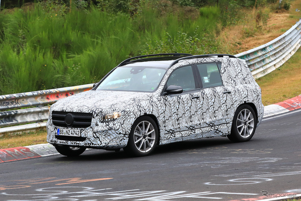 メルセデスベンツの新型SUV、GLB スクープ写真《APOLLO NEWS SERVICE》