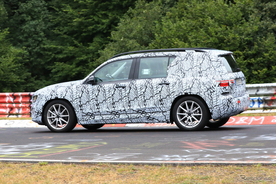 メルセデスベンツの新型SUV、GLB スクープ写真《APOLLO NEWS SERVICE》