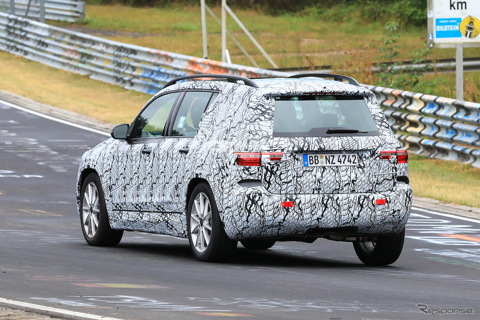 メルセデスベンツの新型SUV、GLB スクープ写真《APOLLO NEWS SERVICE》