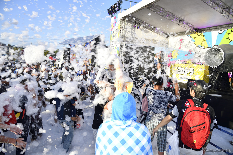 泡トラ《撮影 雪岡直樹》