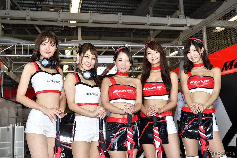 鈴鹿10時間耐久レースのレースクイーン《撮影 雪岡直樹》