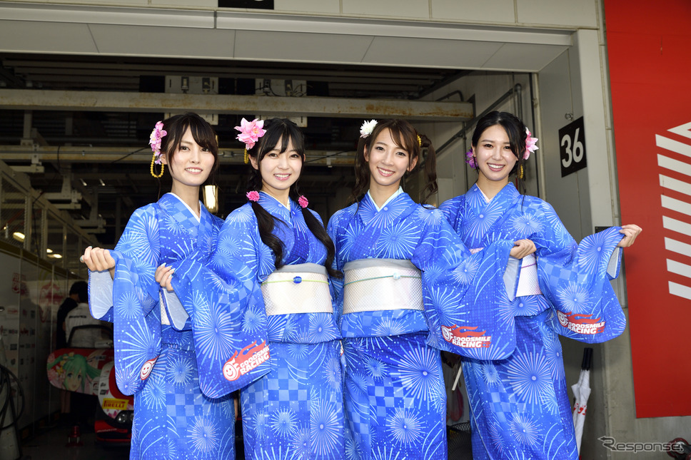 鈴鹿10時間耐久レースのレースクイーン《撮影 雪岡直樹》