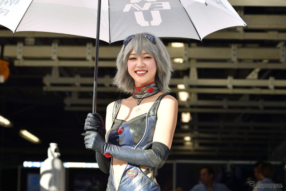 鈴鹿10時間耐久レースのレースクイーン《撮影 雪岡直樹》