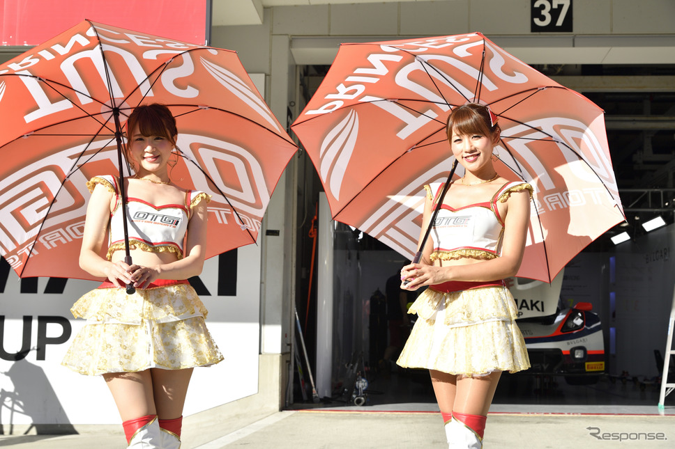 鈴鹿10時間耐久レースのレースクイーン《撮影 雪岡直樹》