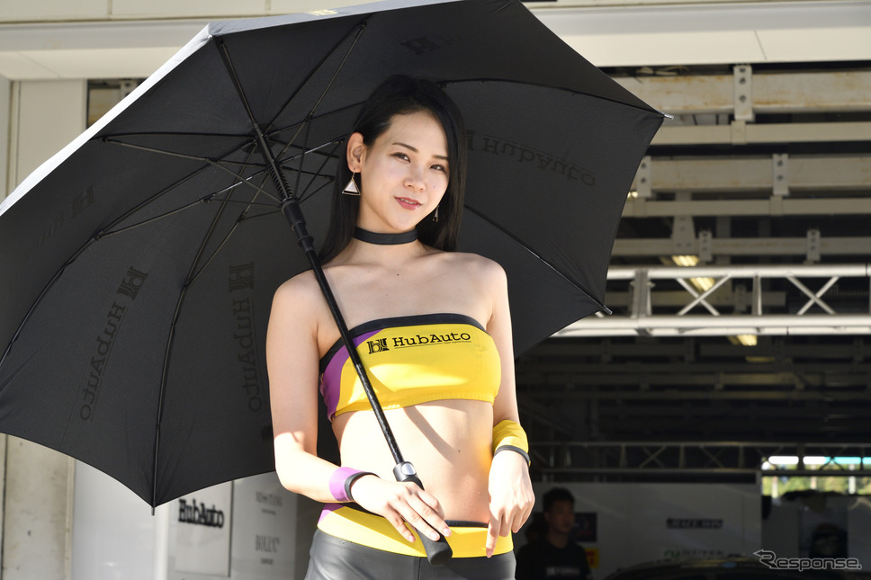 鈴鹿10時間耐久レースのレースクイーン《撮影 雪岡直樹》