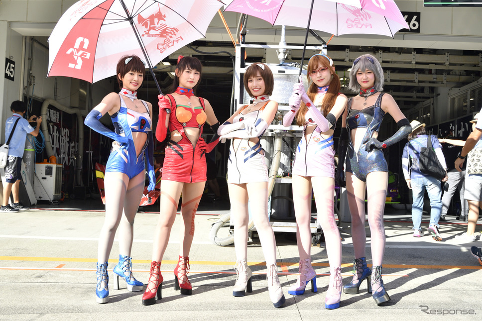 鈴鹿10時間耐久レースのレースクイーン《撮影 雪岡直樹》