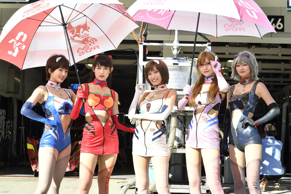 鈴鹿10時間耐久レースのレースクイーン《撮影 雪岡直樹》