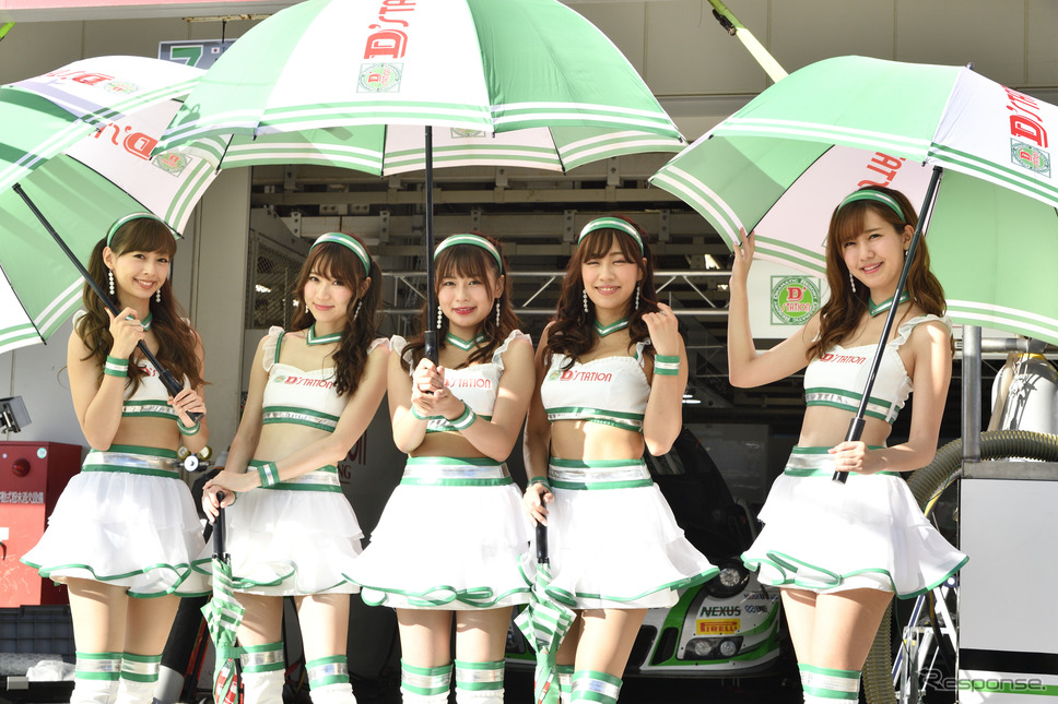鈴鹿10時間耐久レースのレースクイーン《撮影 雪岡直樹》