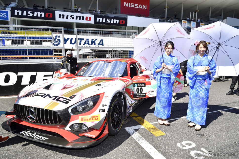 鈴鹿10時間耐久レースのレースクイーン《撮影 雪岡直樹》