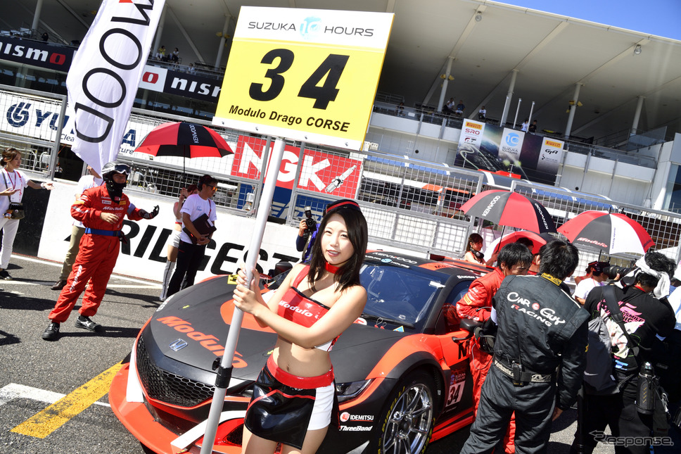 鈴鹿10時間耐久レースのレースクイーン《撮影 雪岡直樹》