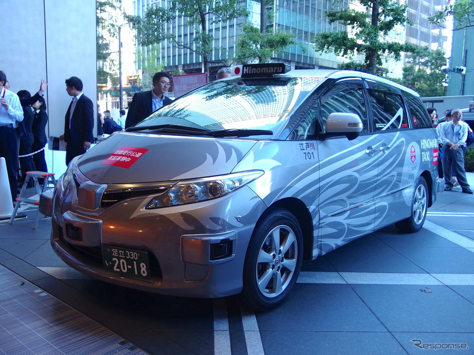 ZMP×日の丸交通の自動運転タクシー《撮影 高木啓》