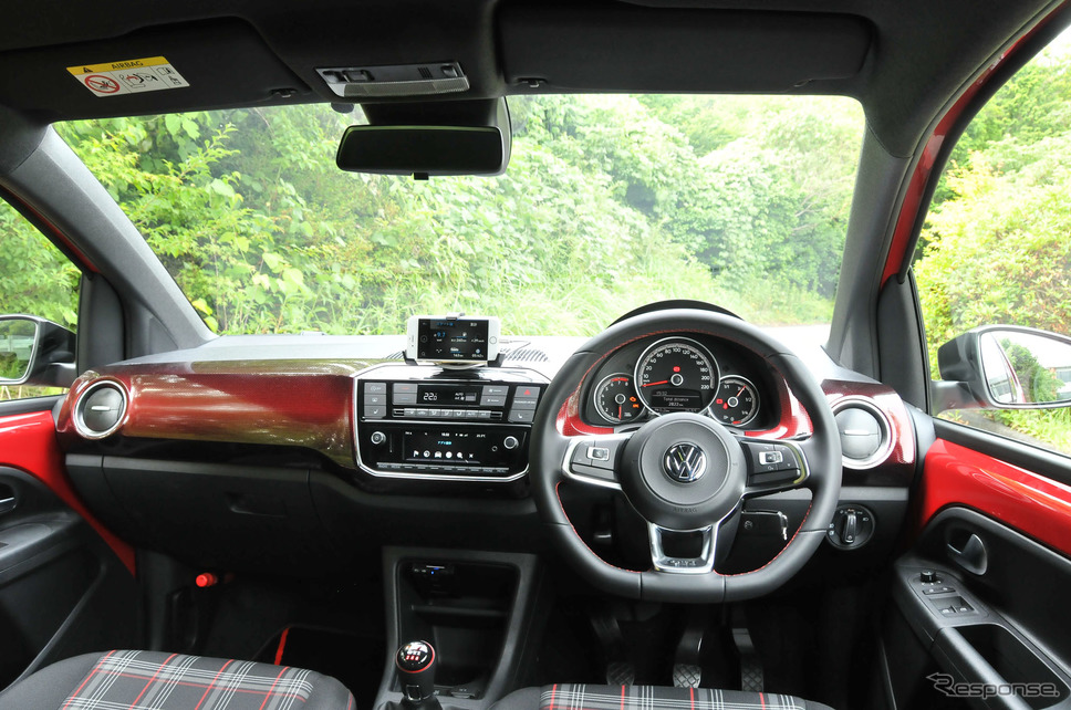 VW up!GTI《撮影 諸星陽一》
