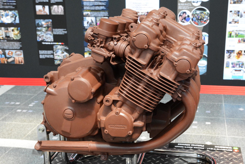 インダストリアルクレイで作られたホンダ『CBX1000』の直6エンジン《撮影 古庄速人》