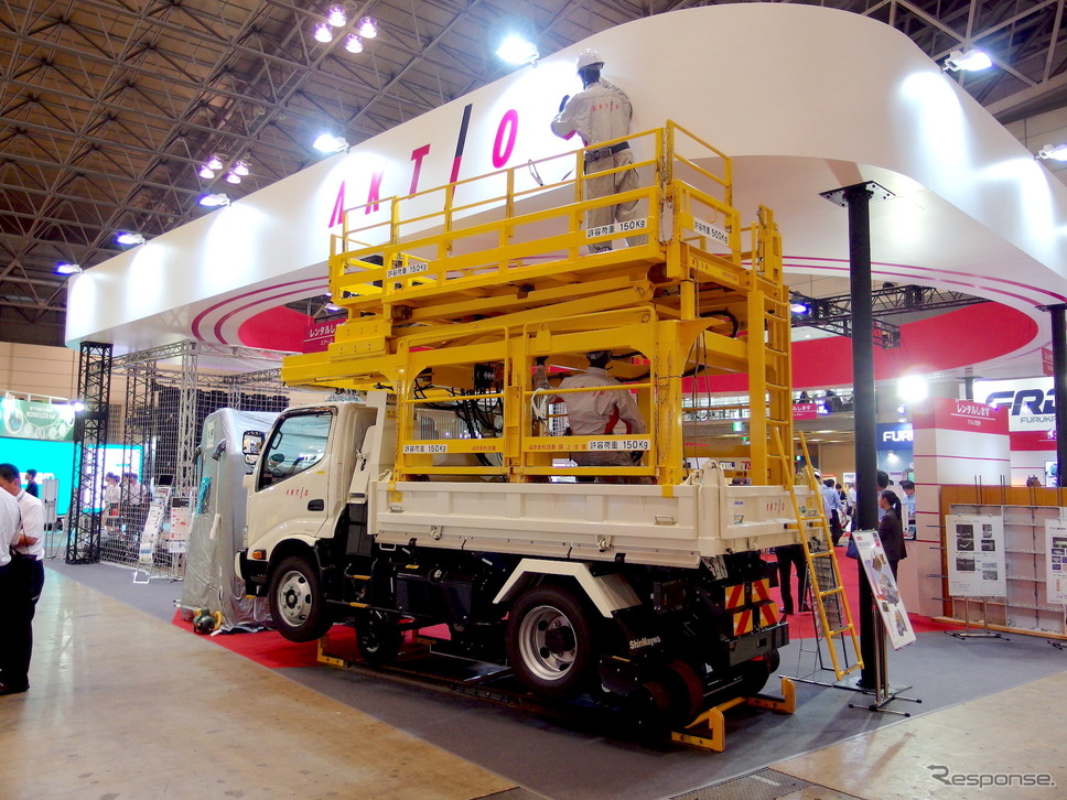 アクティオ軌陸車(建設・測量生産性向上展 CSPI-EXPO 2018)《撮影 高木啓》