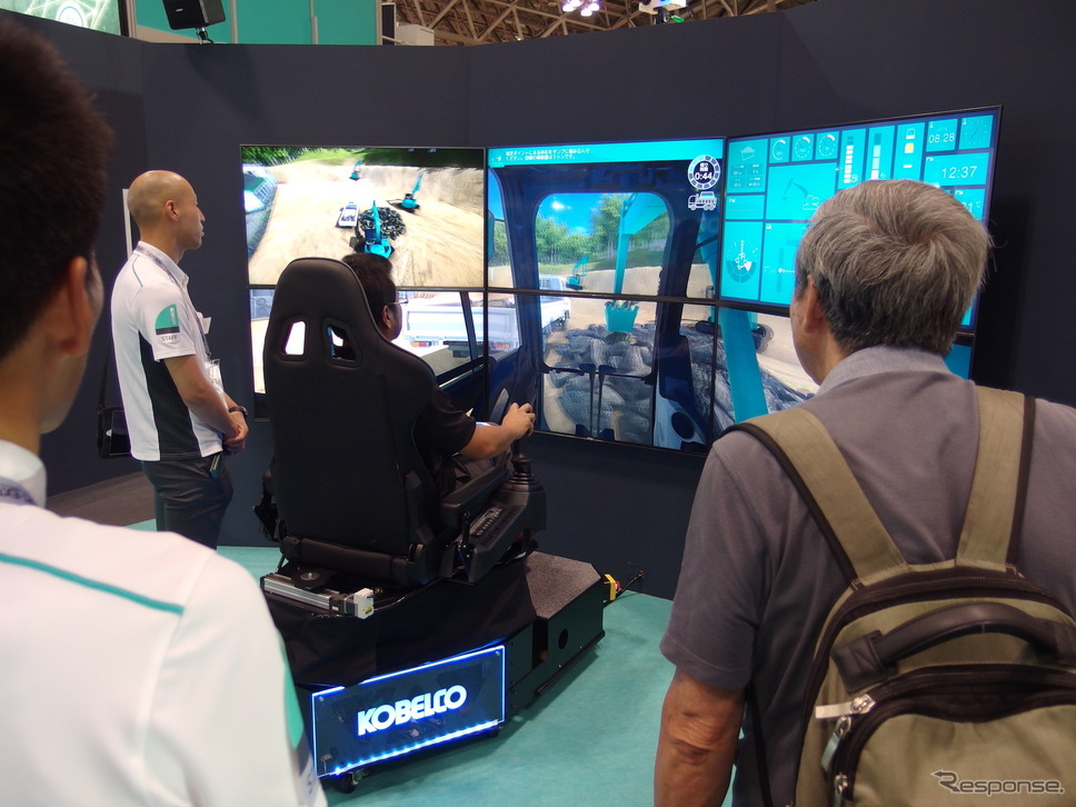 コベルコ建機遠隔操作システム「K-DIVE」(開発中)シミュレーター(建設・測量生産性向上展 CSPI-EXPO 2018)《撮影 高木啓》