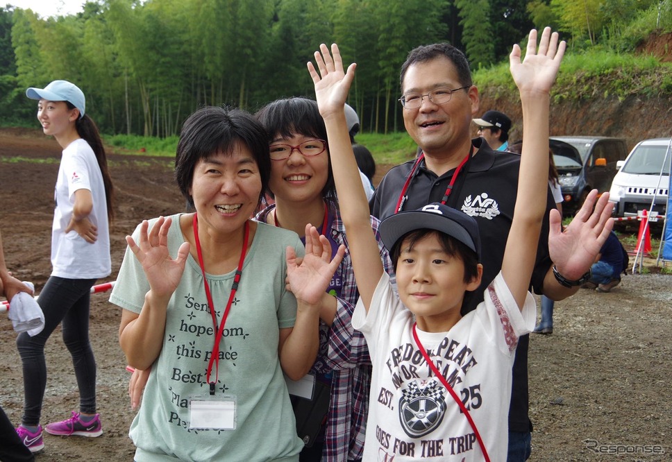 三菱自動車が開催した『デリカD:5』オーナー向けイベント『PLAY THE NATURE!TOUR「クルマの学校 ラフロード篇」』《撮影 宮崎壮人》