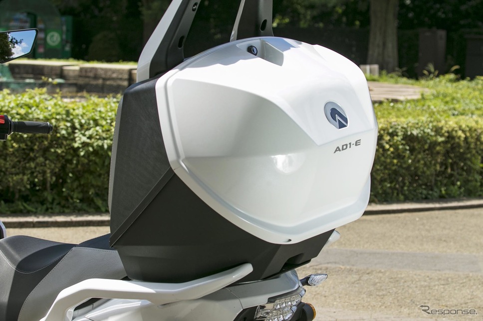 ADIVAの電動スクーター「AD1-E」プロトタイプ《撮影 藤村のぞみ》