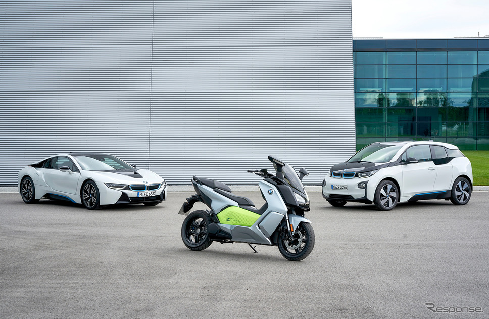 BMW C evolution(中央)には自動車『i3』の電動技術が使われている《画像 BMW Motorrad》