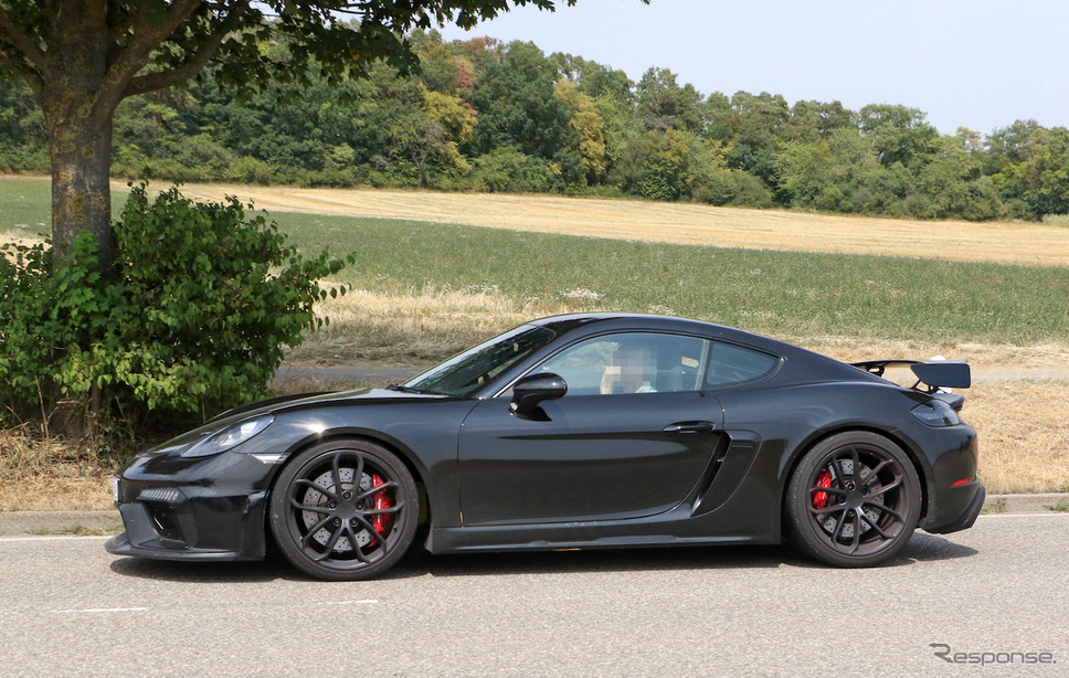 ポルシェ 718ケイマン GT4 市販型 スウープ写真《APOLLO NEWS SERVICE》