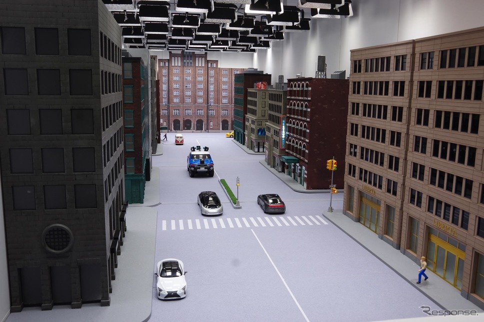 自動運転向けイメージセンサ技術を展示するソニー《撮影 宮崎壮人》