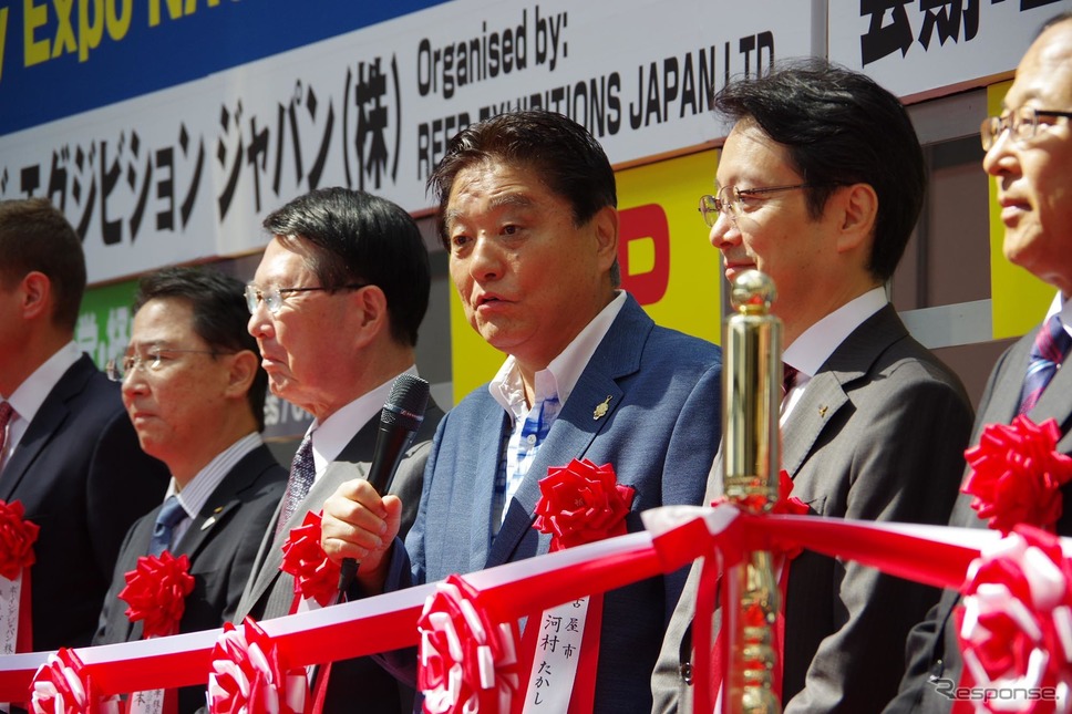 河村たかし名古屋市長（中央）《撮影 宮崎壮人》