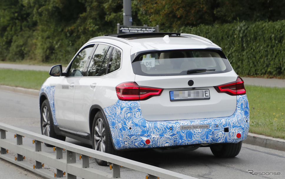 BMW iX3 スクープ写真《APOLLO NEWS SERVICE》