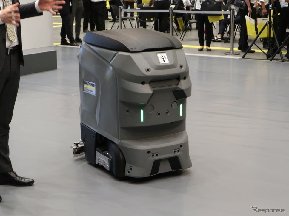 ケルヒャーのフリート管理対応の業務用ロボット掃除機…KIRA B 50 - e燃費