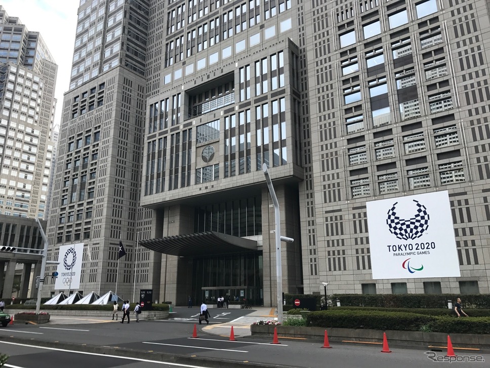 東京都庁《撮影 高木啓》