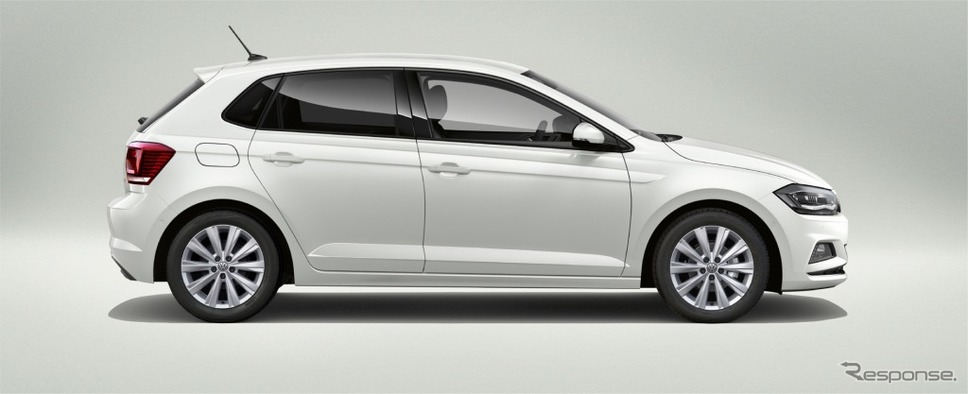 VW ポロ TSIハイライン(ピュアホワイト)