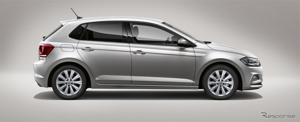 VW ポロ TSIハイライン(リフレックスシルバーメタリック)