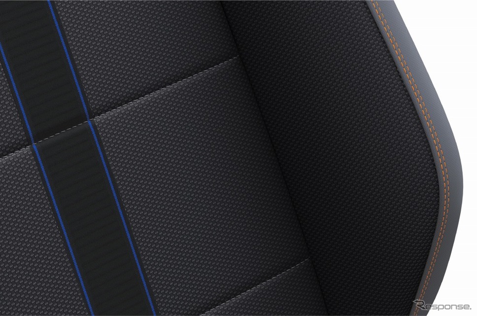 VW ポロ TSIハイライン シート(チタンブラック/リーフブルー)