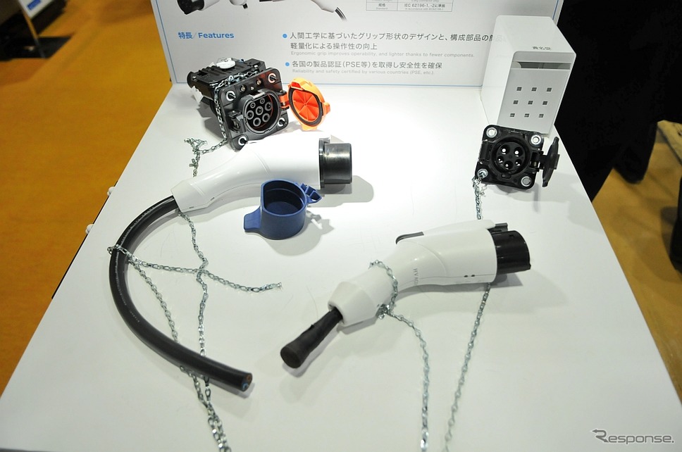 矢崎総業が出展した普通充電用「AC充電カプラ(Type1)」丹羽圭@DAYS