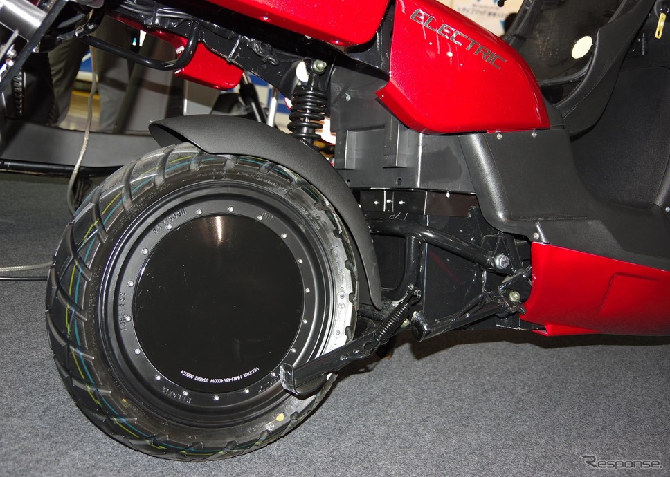 ADIVAのEVはインホイールモーターを採用している。写真は『VX-2』《撮影 宮崎壮人》