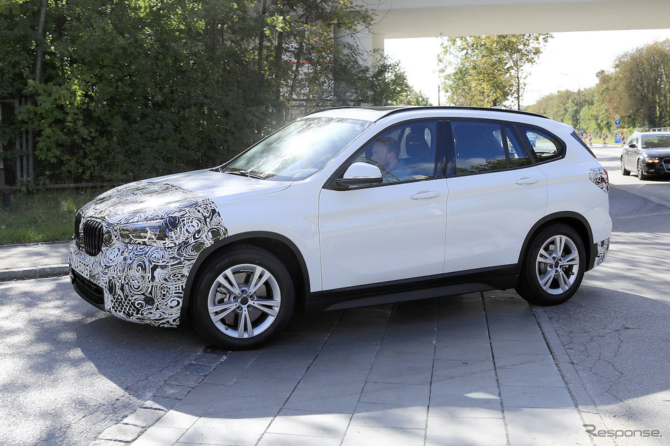 BMW X1 改良新型 スクープ写真《APOLLO NEWS SERVICE》