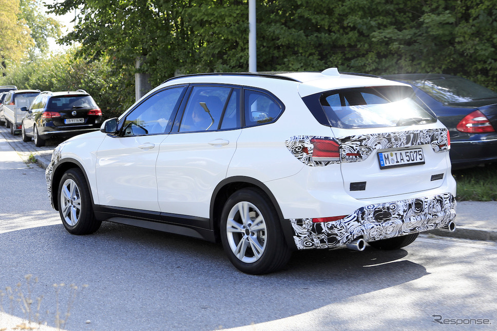BMW X1 改良新型 スクープ写真《APOLLO NEWS SERVICE》