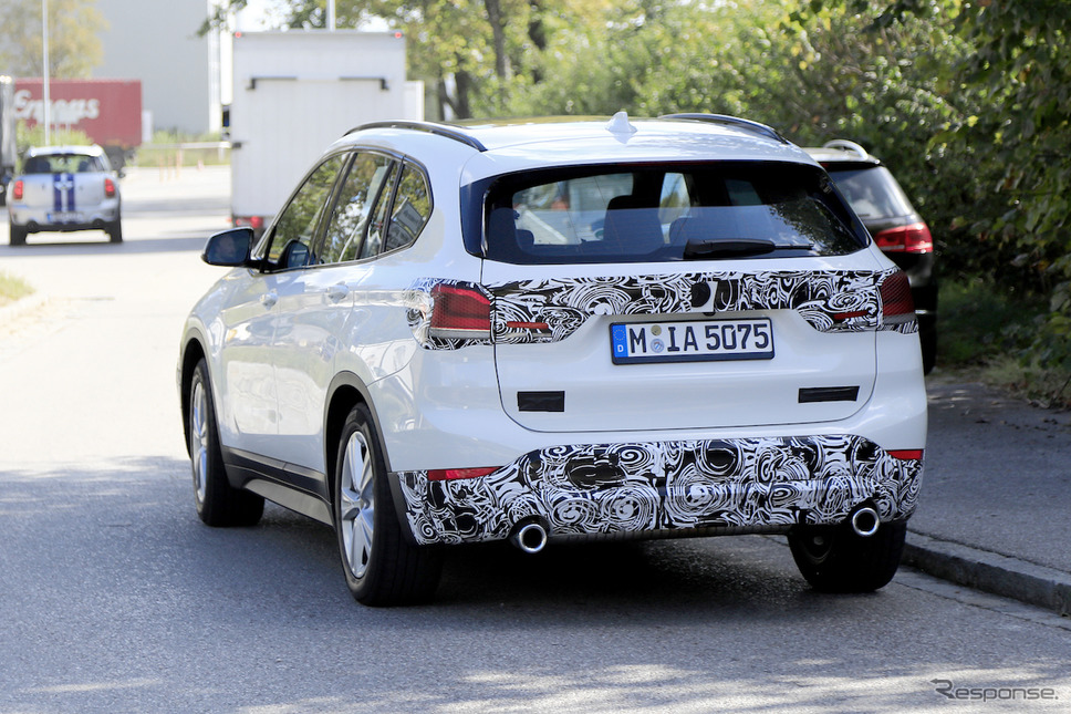BMW X1 改良新型 スクープ写真《APOLLO NEWS SERVICE》