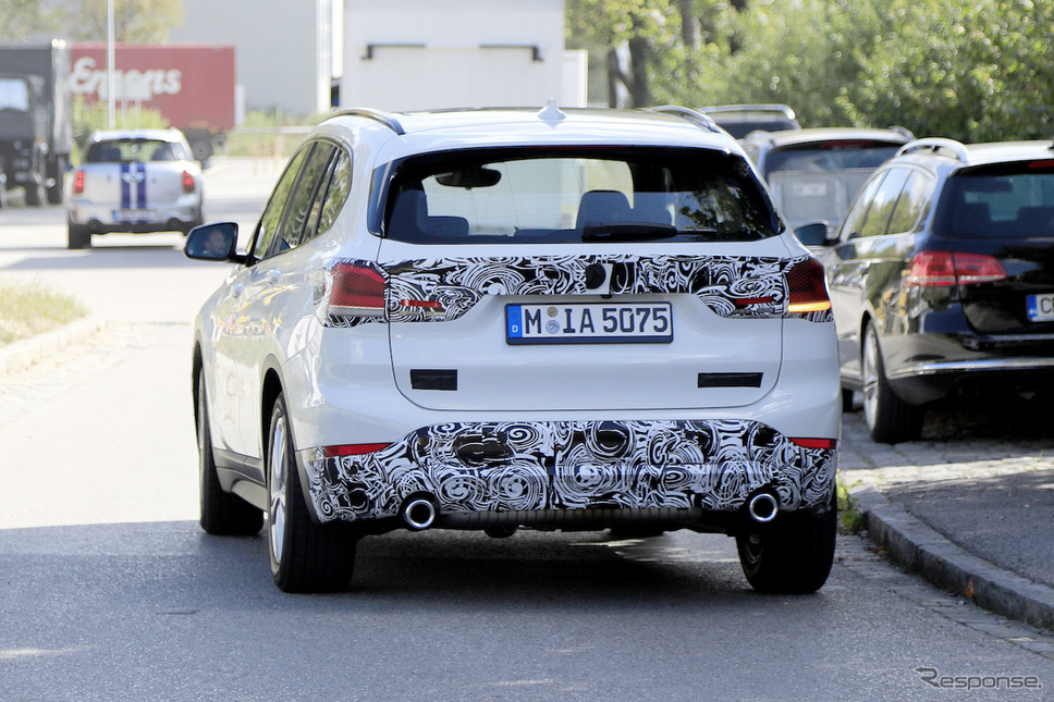 BMW X1 改良新型 スクープ写真《APOLLO NEWS SERVICE》