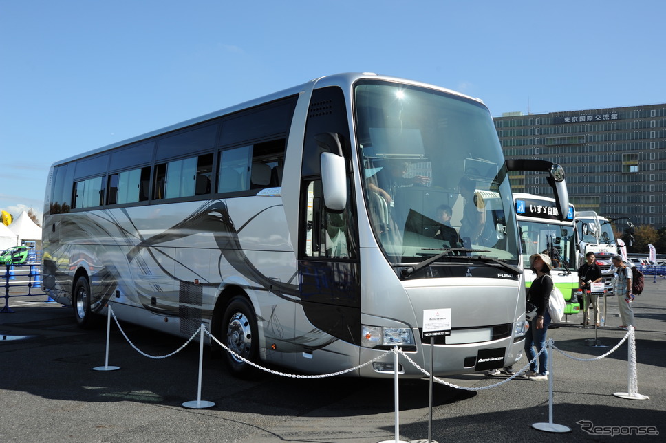 三菱ふそうAero Queen（大型観光バス。東京モーターフェス2018、はたらくクルマ展示）《撮影 安藤貴史》