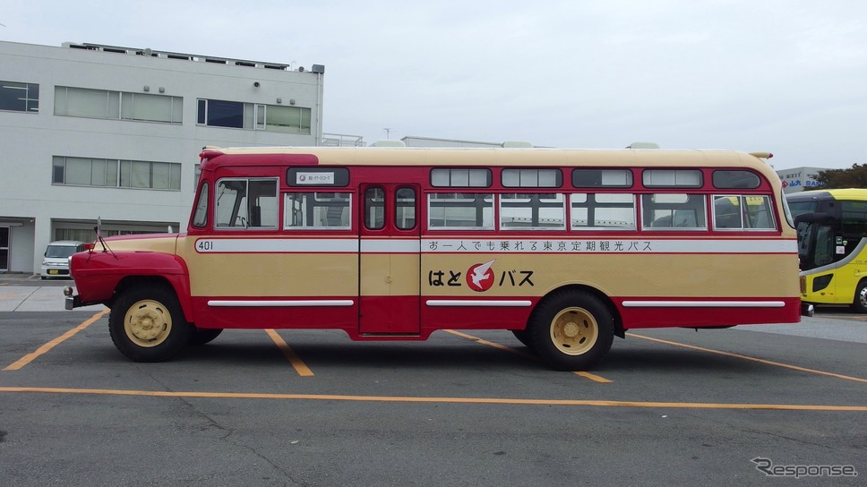 はとバス70周年、復刻塗装車《撮影 高木啓》