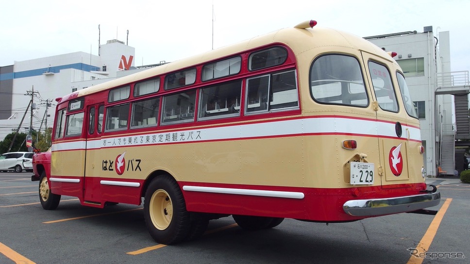 はとバス70周年、復刻塗装車《撮影 高木啓》