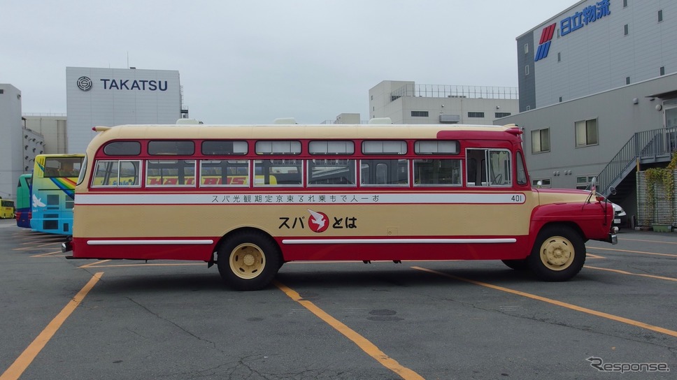 はとバス70周年、復刻塗装車《撮影 高木啓》