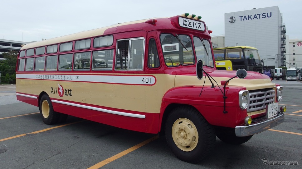 はとバス70周年、復刻塗装車《撮影 高木啓》